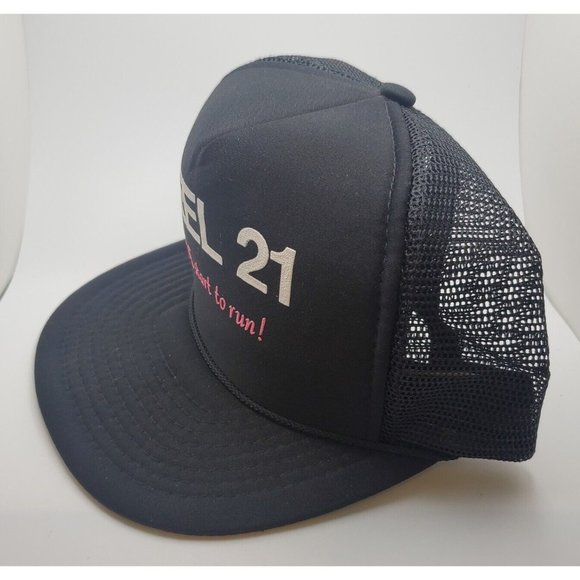 Vintage Black Foam Mesh Snapback Funny Hat "I FEEL 21... Until I Start to Run!" - Picture 5 of 6